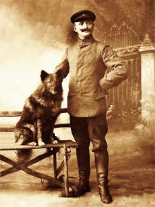 Soldat mit seinem Spitz
(altes Foto, nicht genau datiert)