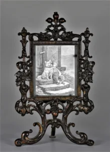 Lithophanie (Porzellanmalerei) ,,Der bewachte Schlaf'' nach dem Gemälde ,,On the Watch - A Boy with His Dog'' von Jules Leonard (1827 - 1897), gerahmt